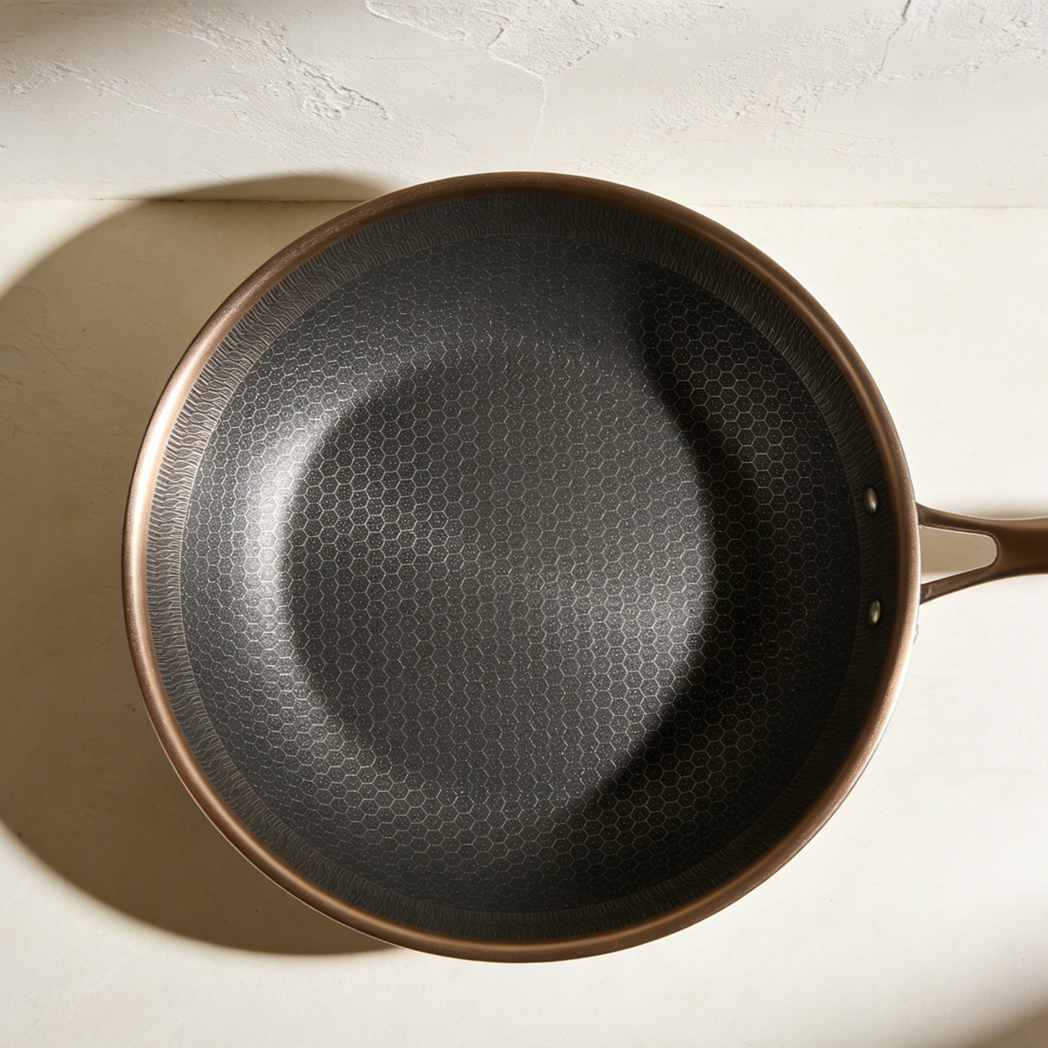 Durable non-stick wok for healthy cooking