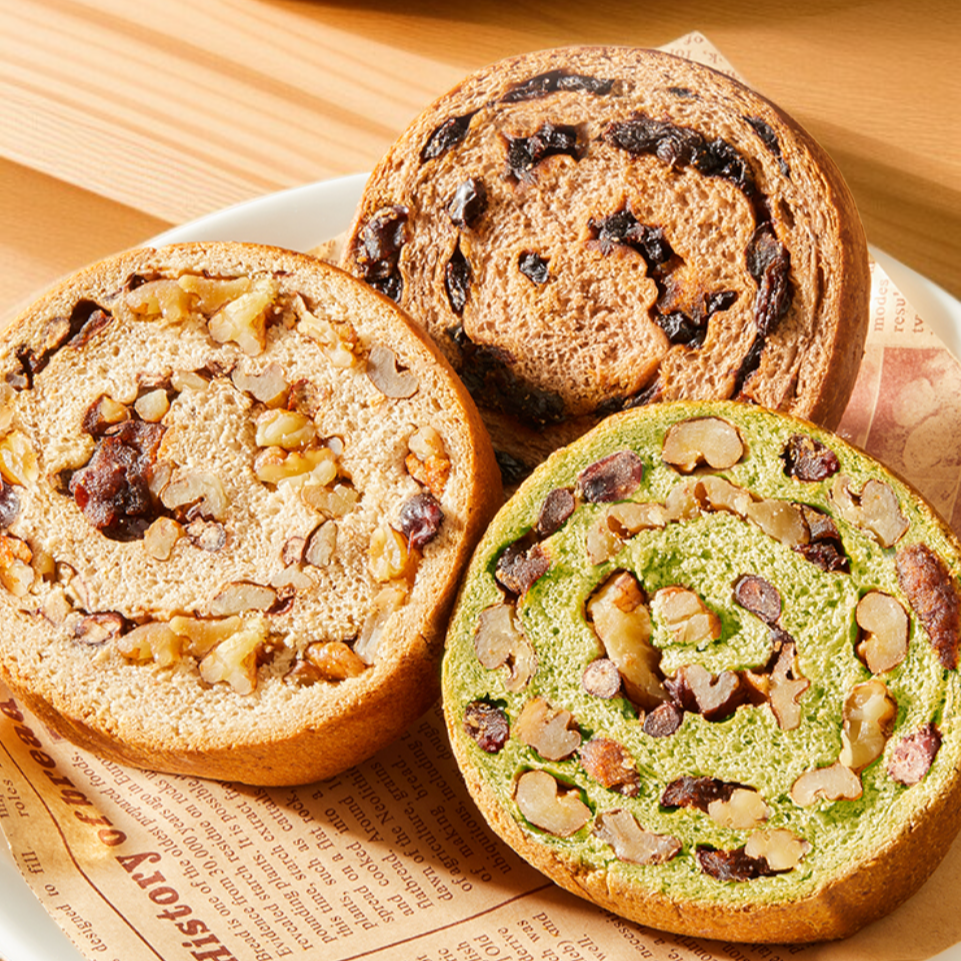 砂糖不使用全粒粉ナッツパン