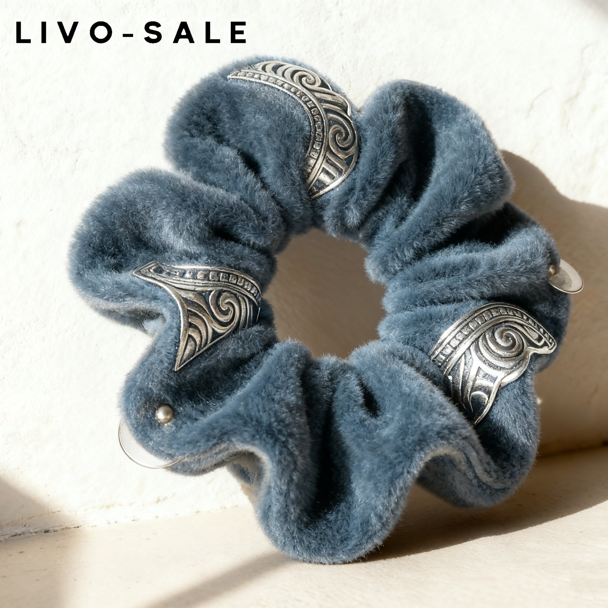 다양한 색상의 벨벳 머리끈