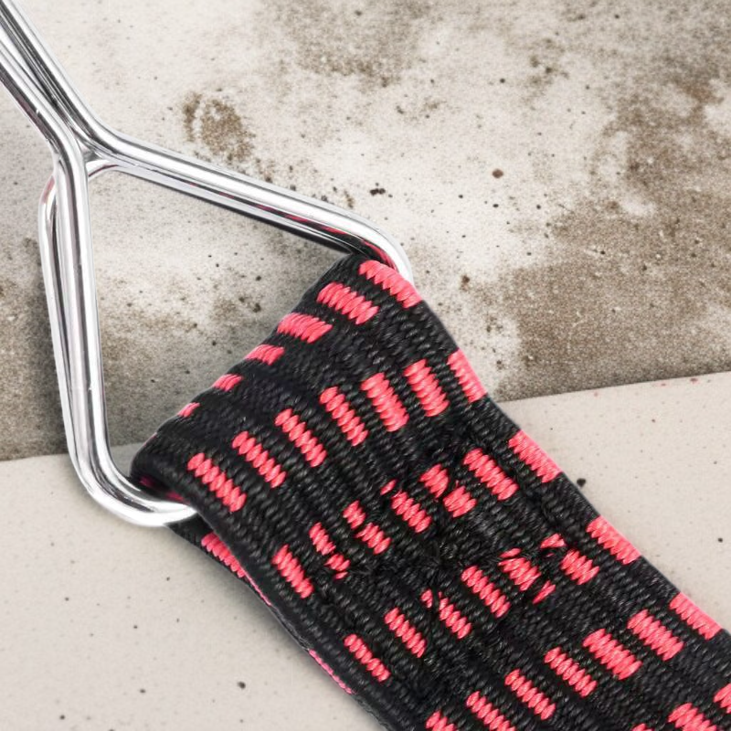 바이크에 장착된 힘줄 고정 벨트