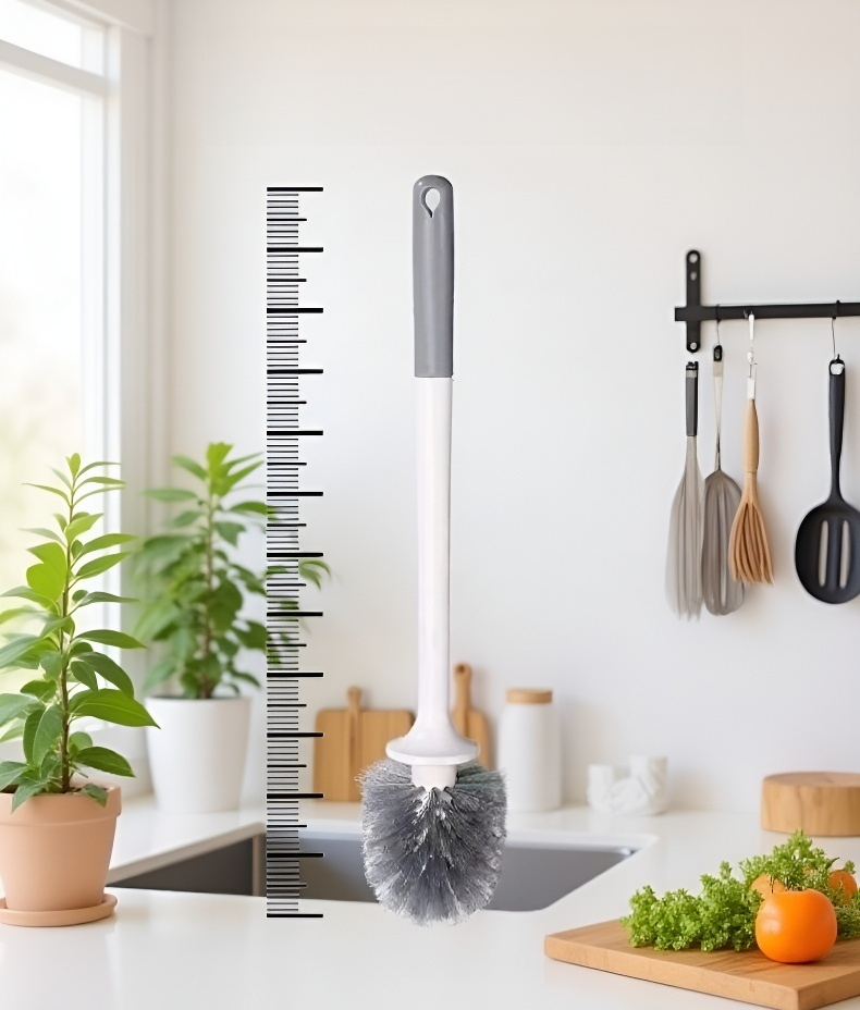 持ちやすいハンドルデザインのトイレブラシ