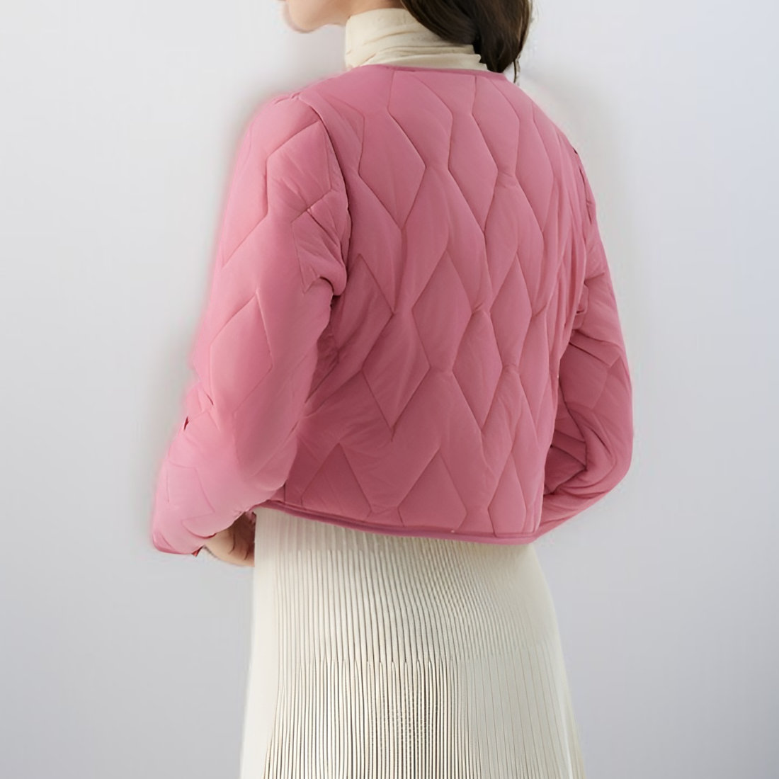 カジュアルなレディースアウターコーディネート例