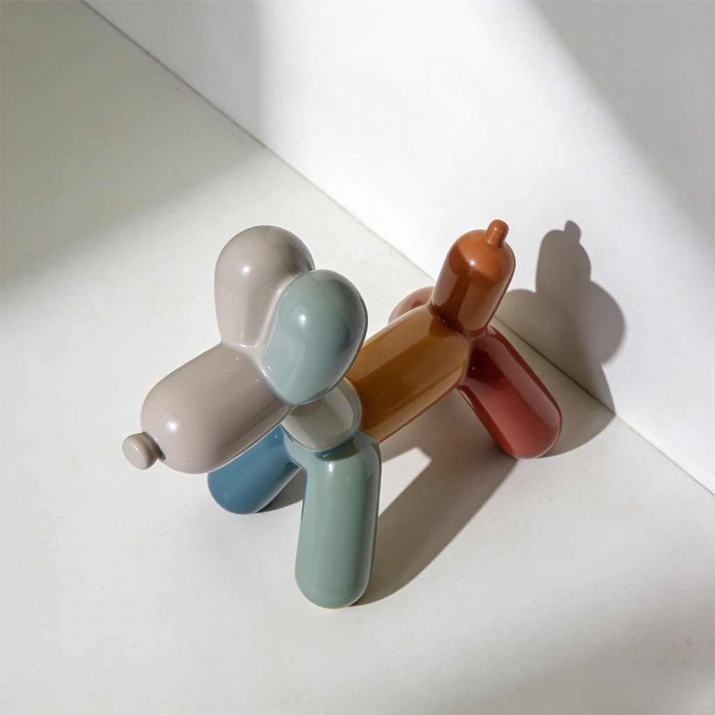 リビングルームに飾った陶器オブジェのイメージ