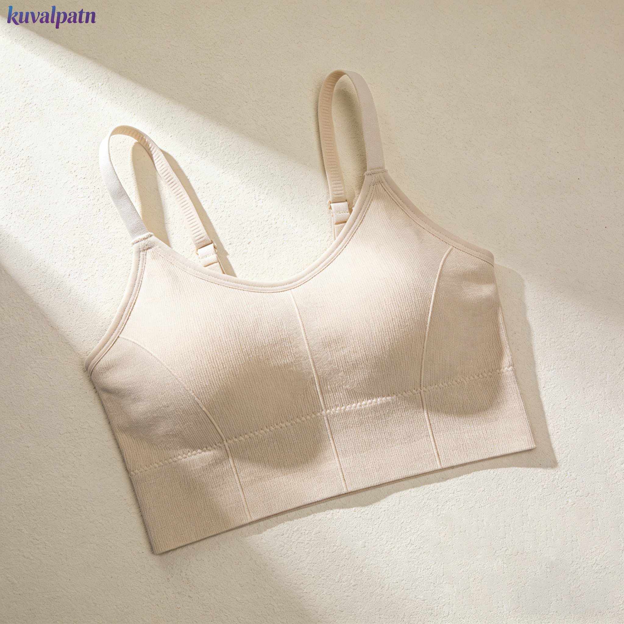 舒適修身吊帶內衣穿著效果