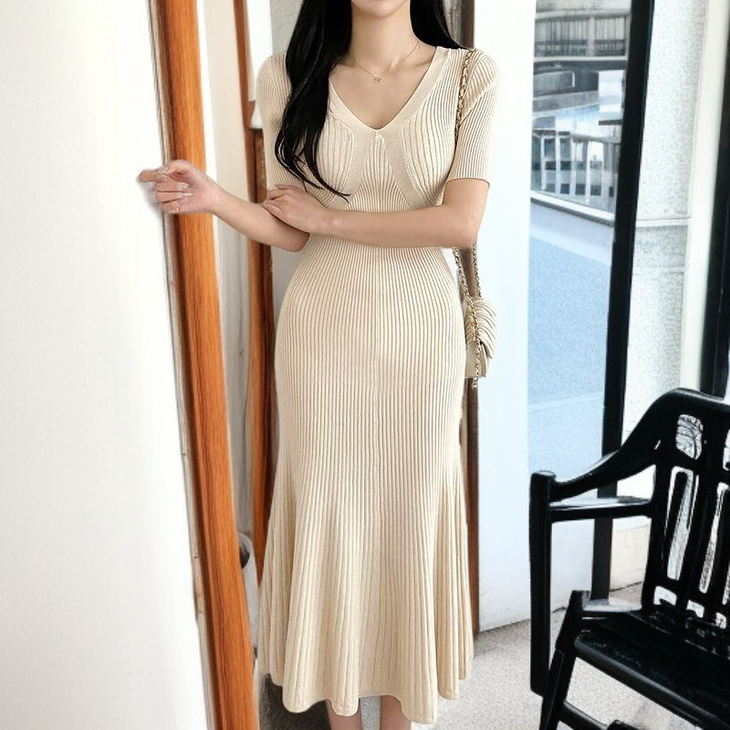 반팔 슬림 미디스커트 솔리드 니트 브이넥 풀오버 원피스