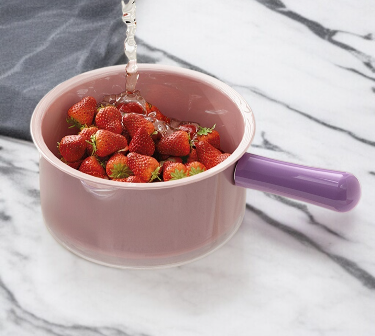 가정에서 쌀과 채소를 씻는 이층 바구니