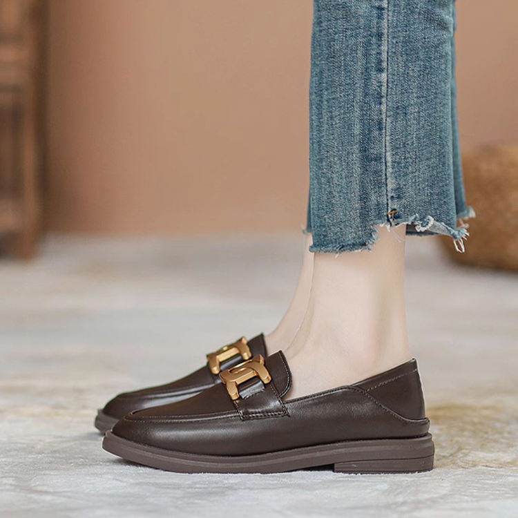 女士復古金屬扣平底樂福鞋