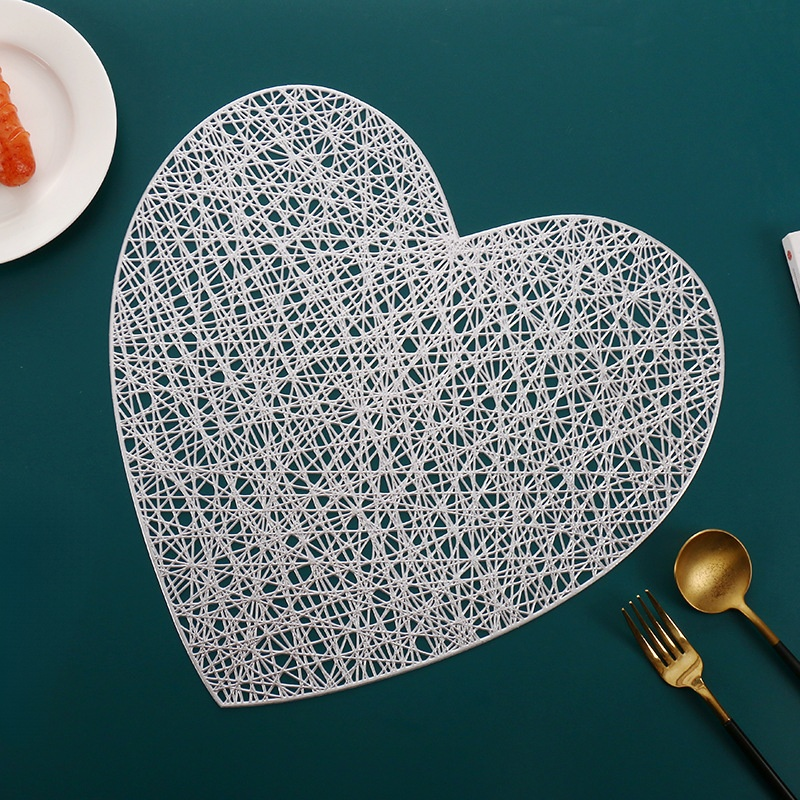 Heart-shaped placemats and coasters