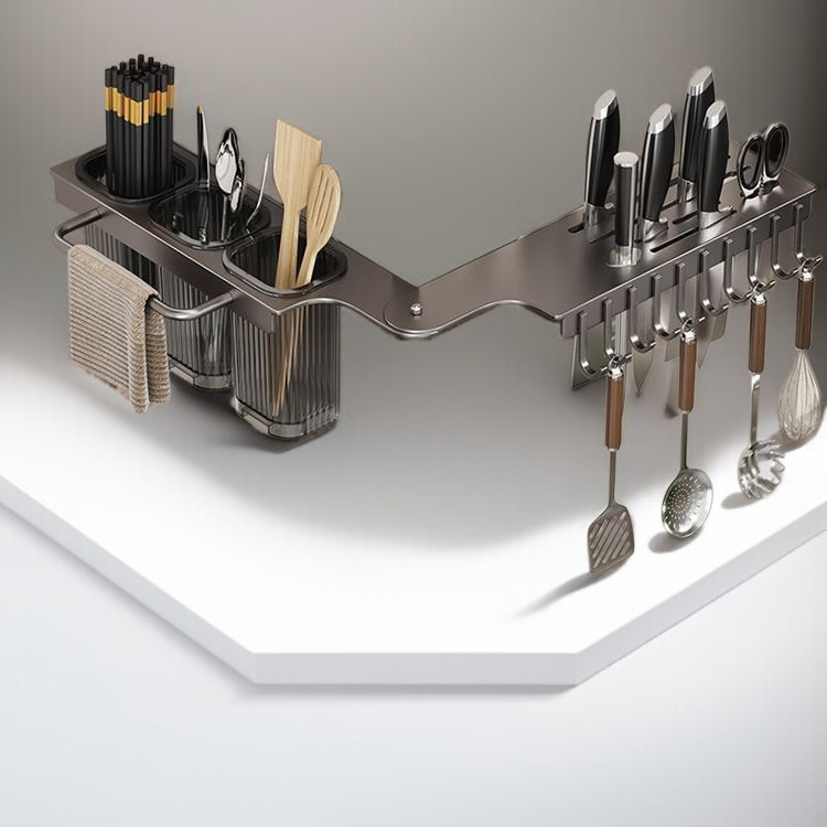 깔끔하게 정리된 주방 벽걸이식 젓가락통