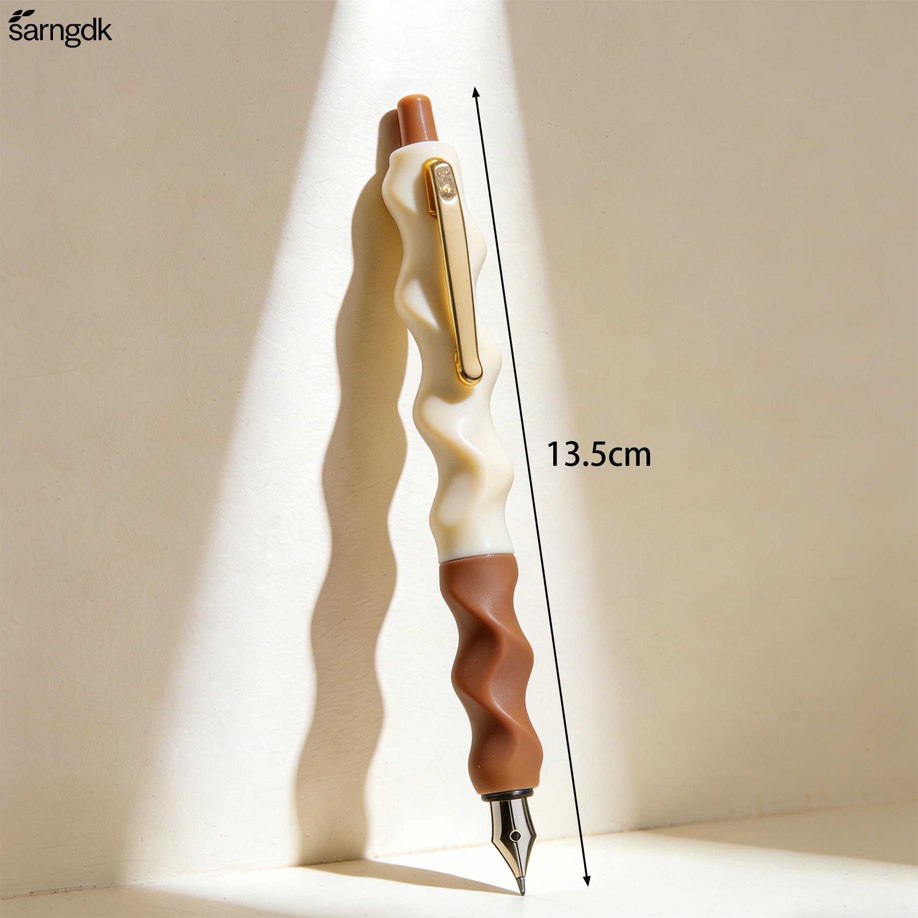 세련된 디자인의 만년필 클로즈업