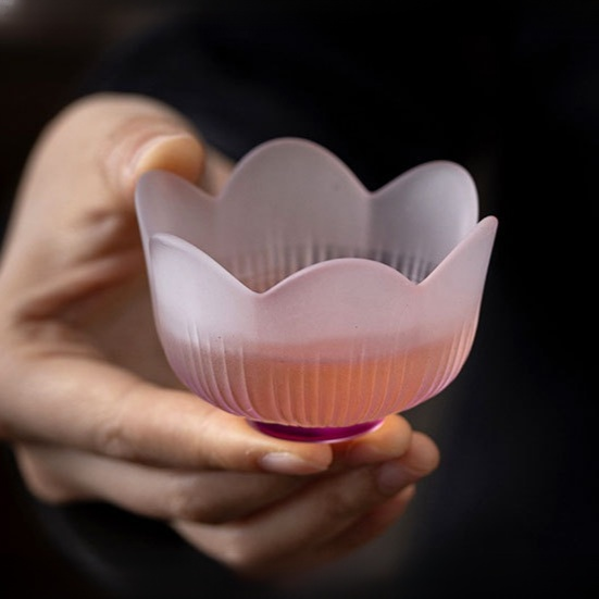 분홍 연꽃 찻잔 