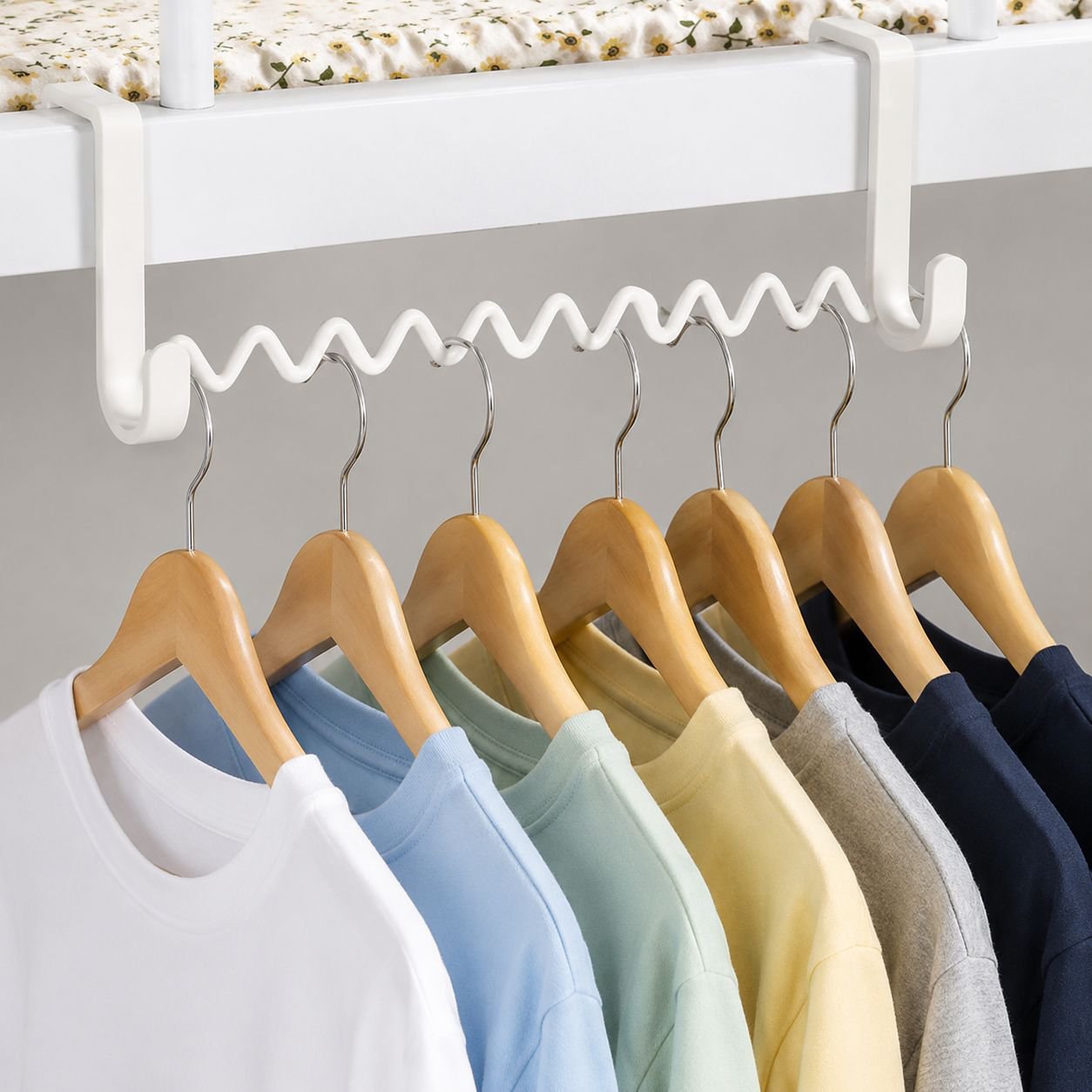 Wavy Dormitory Clothes Storage Hook