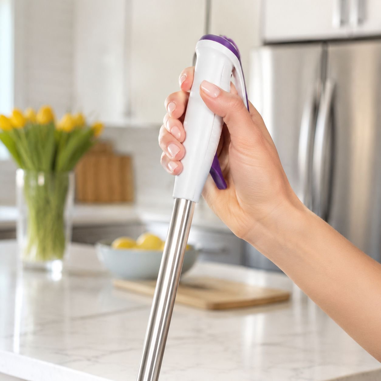 Ergonomic hand-press spray mop design