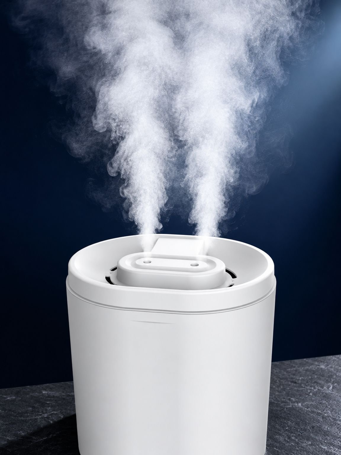 Large capacity desktop humidifier emitting cool mist