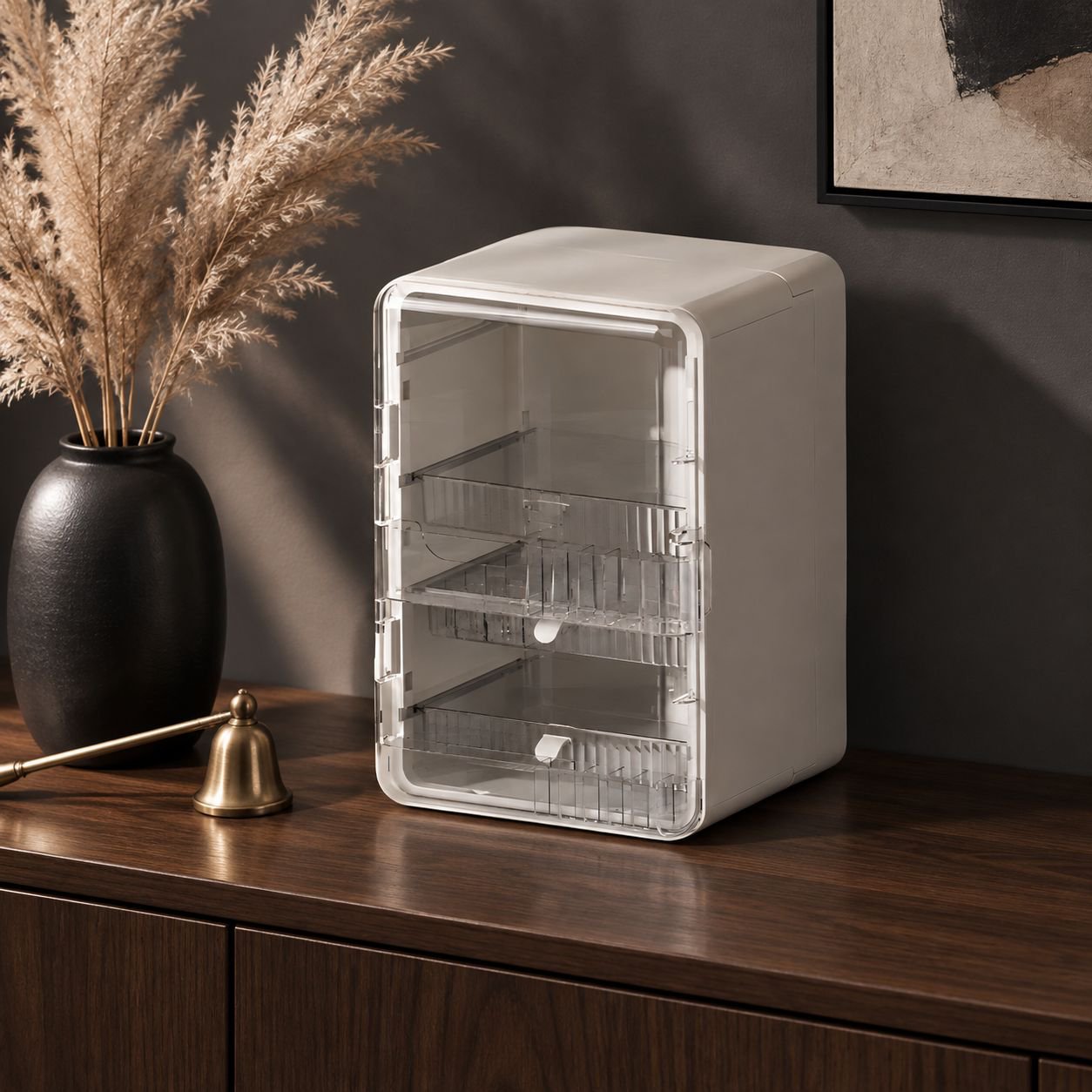 Makeup storage box with dustproof cover