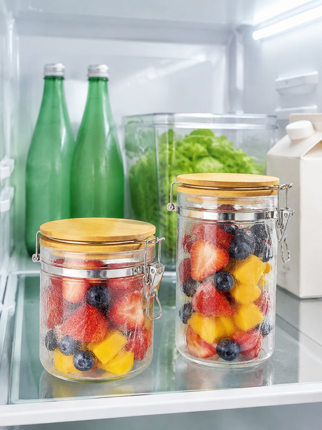 Easy-to-clean large glass food storage jar for pantry