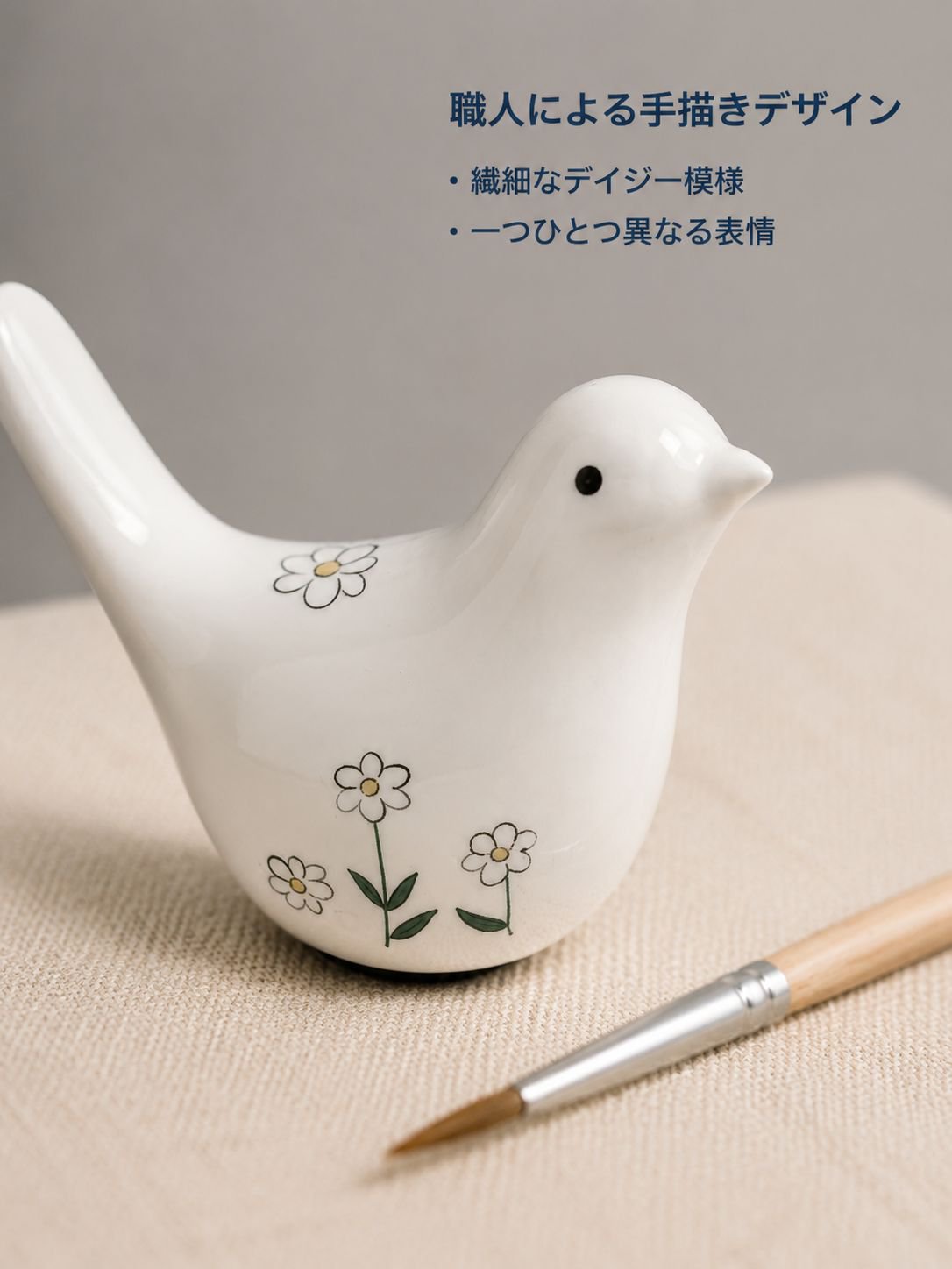 陶器製の手描き鳥の置物