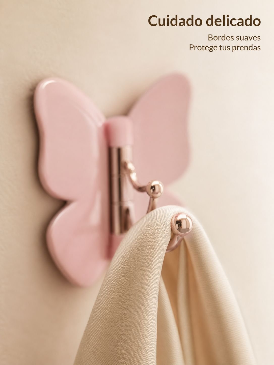 Colgador de pared con mariposas giratorias en uso