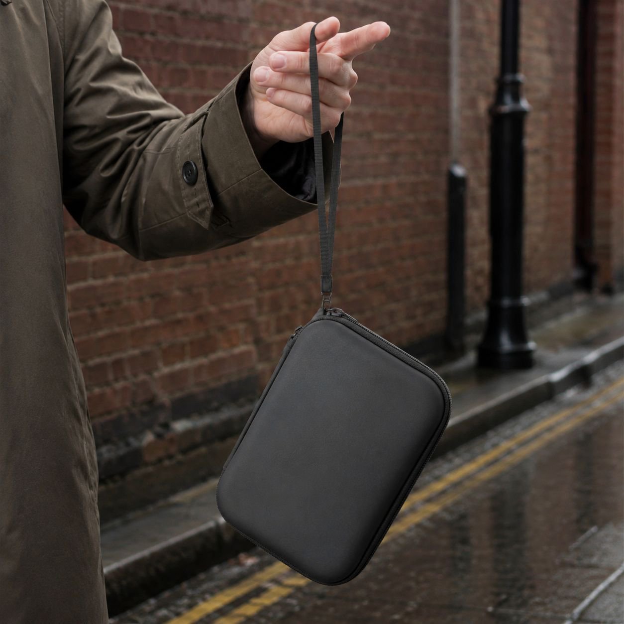 Portable charging kit for smartphones and tablets