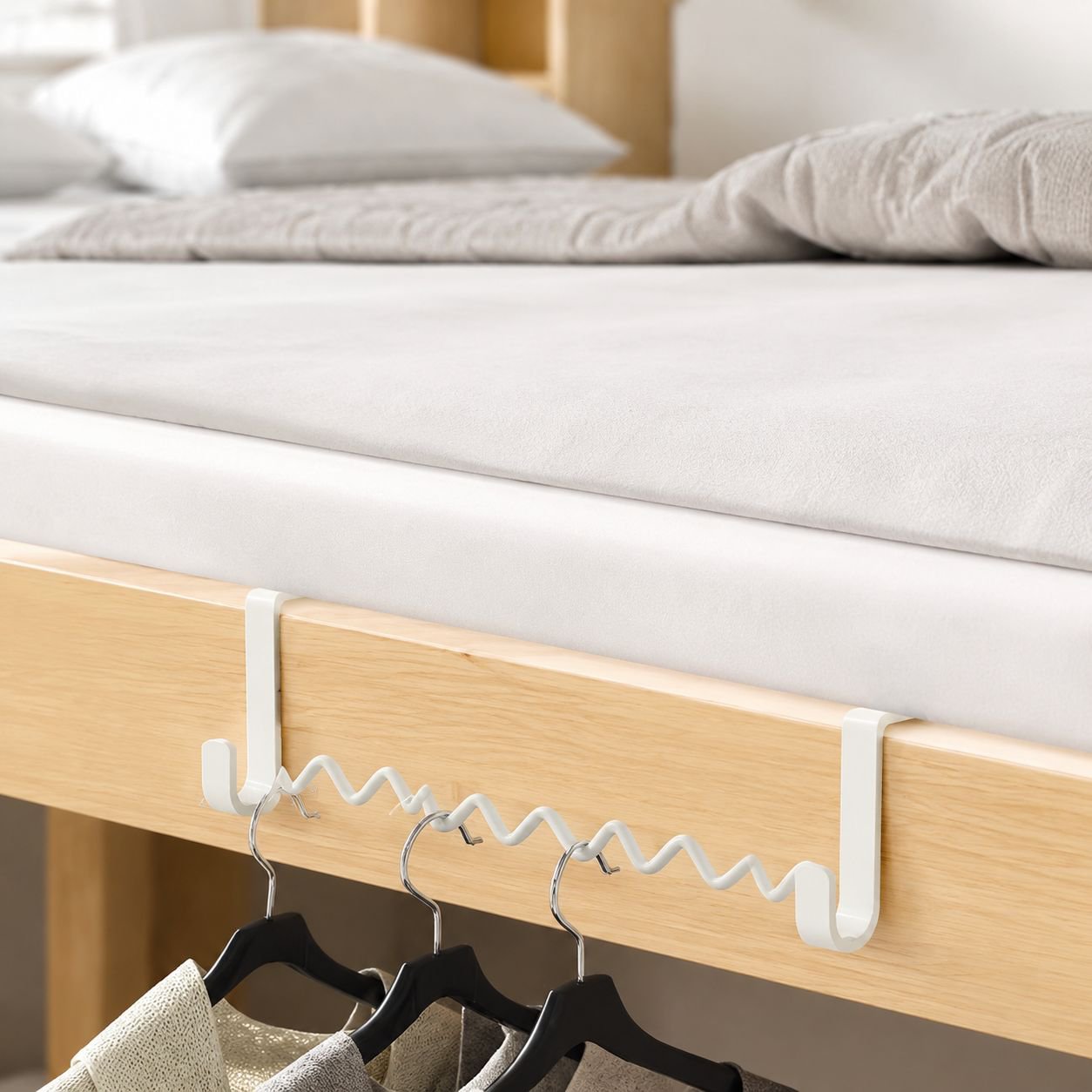 Wavy Dormitory Clothes Storage Hook