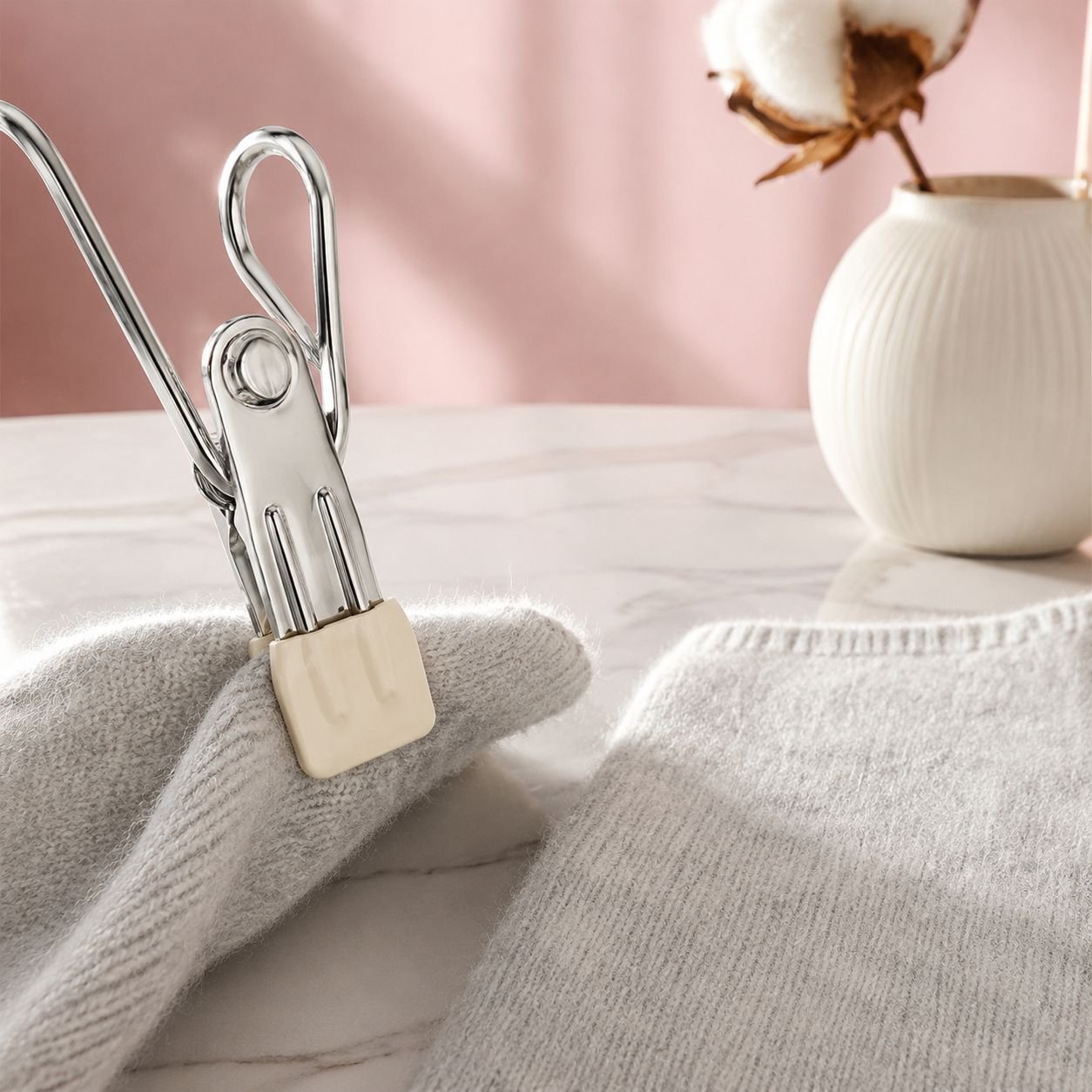Space-saving clip hanger for student dormitory