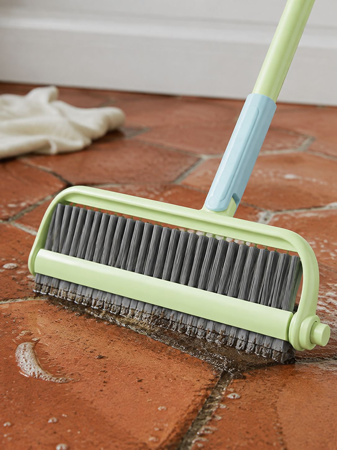 Efficient water scraper brush for home cleaning
