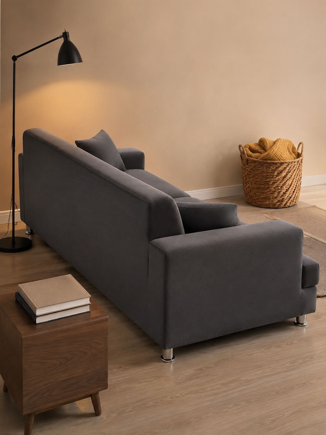 Vista lateral de funda de sofá chaise longue en color neutro