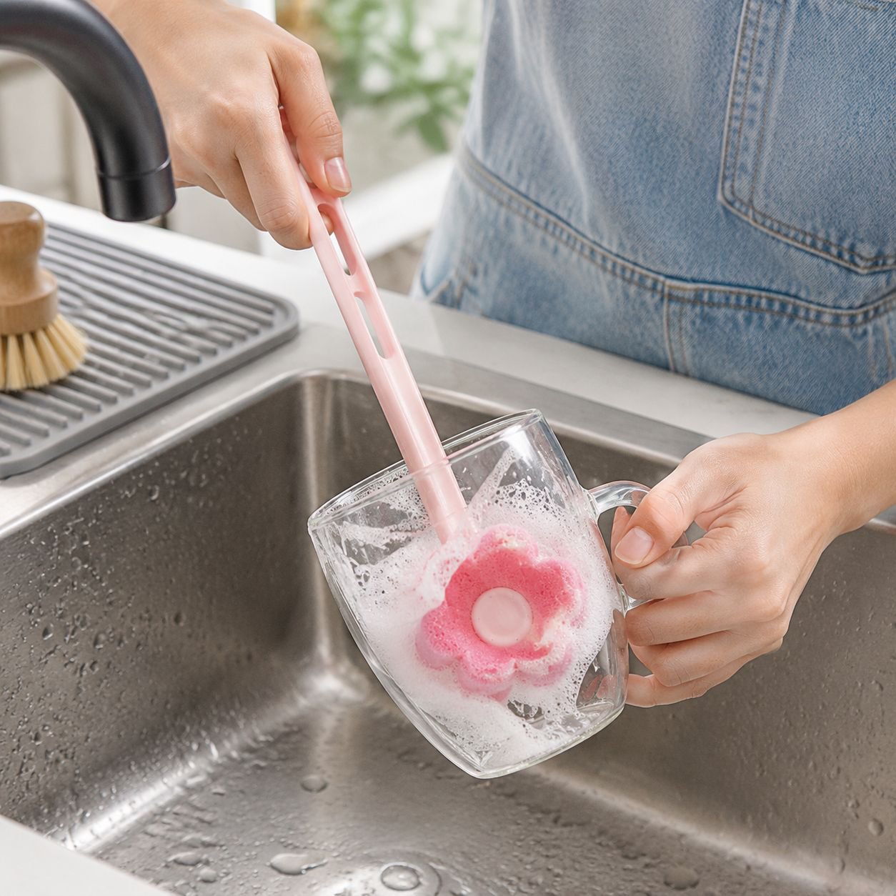 Efficient dual-use cleaning brush for home surfaces