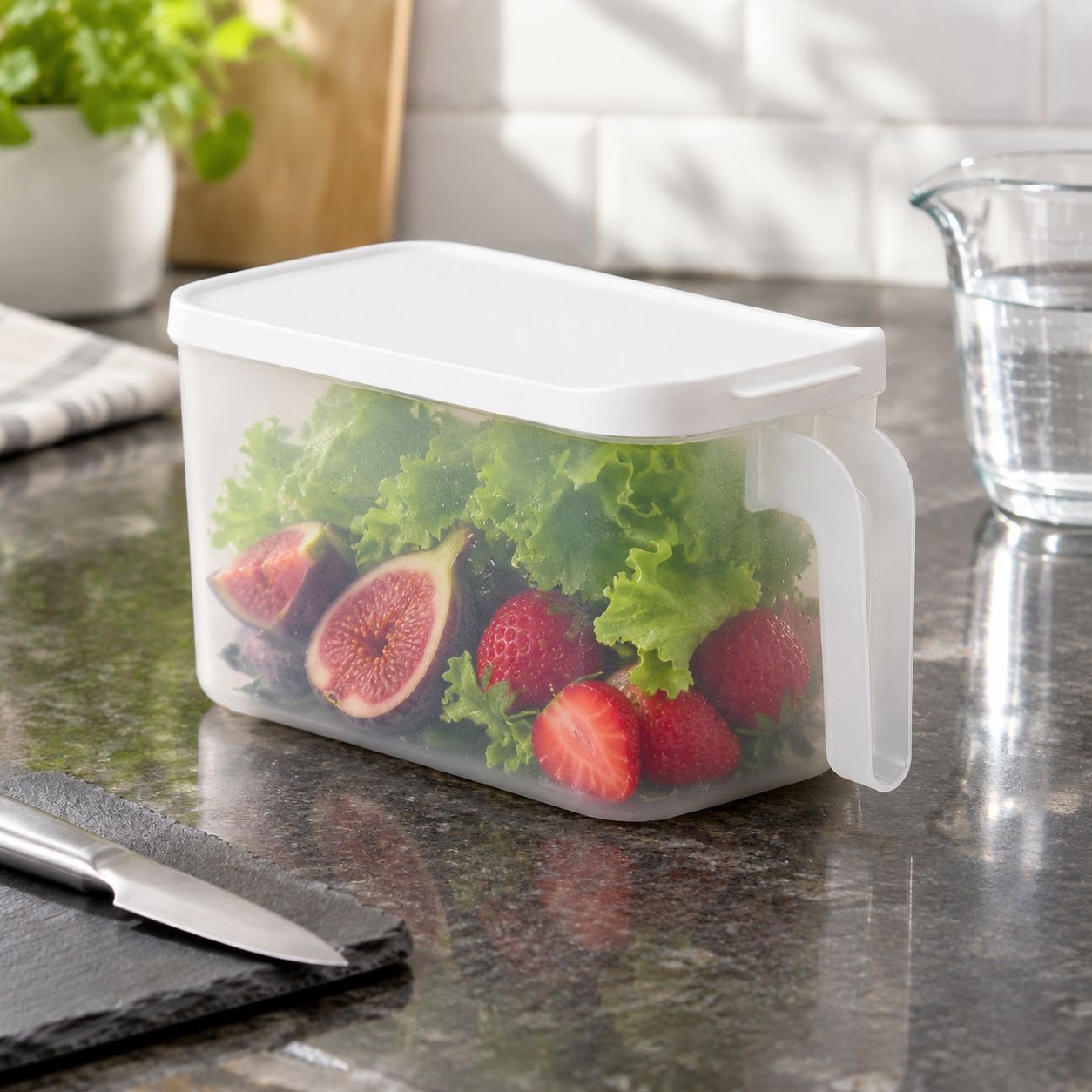 Leak-proof food storage container in refrigerator