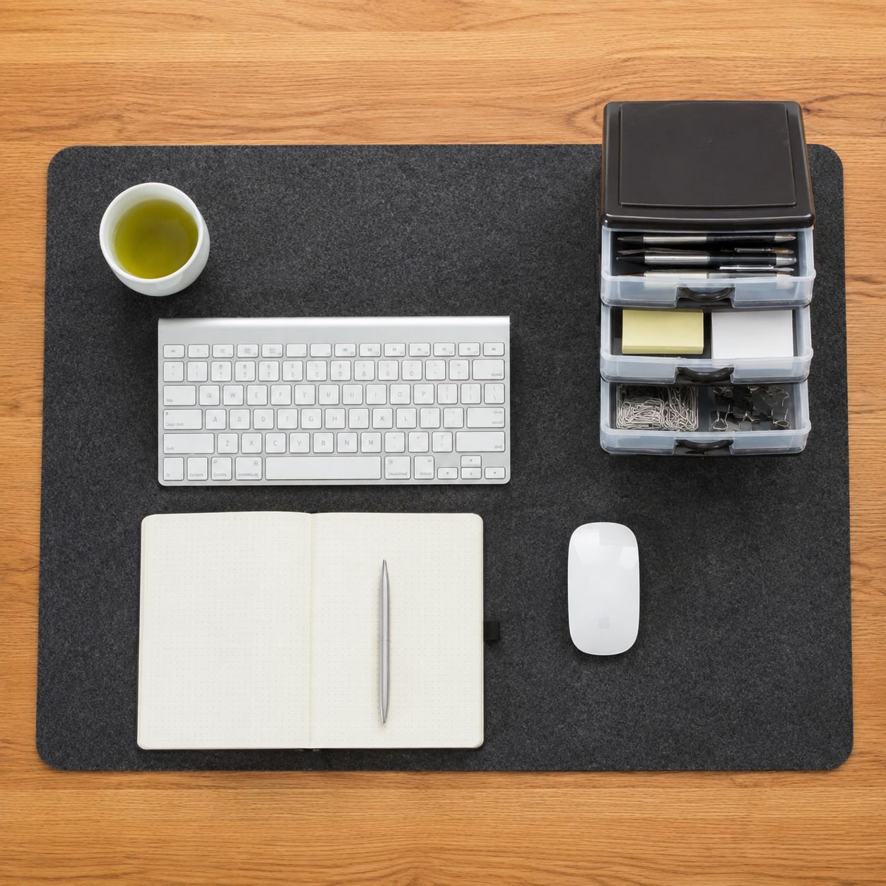Organizador de escritorio con diseño compacto y cajón transparente