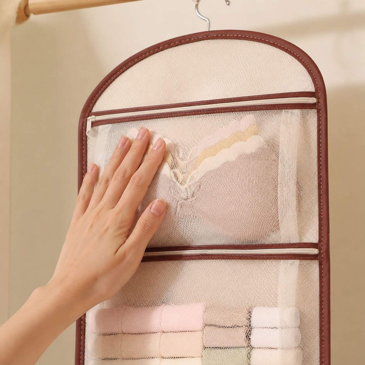 Foldable hanging wardrobe organizer bag