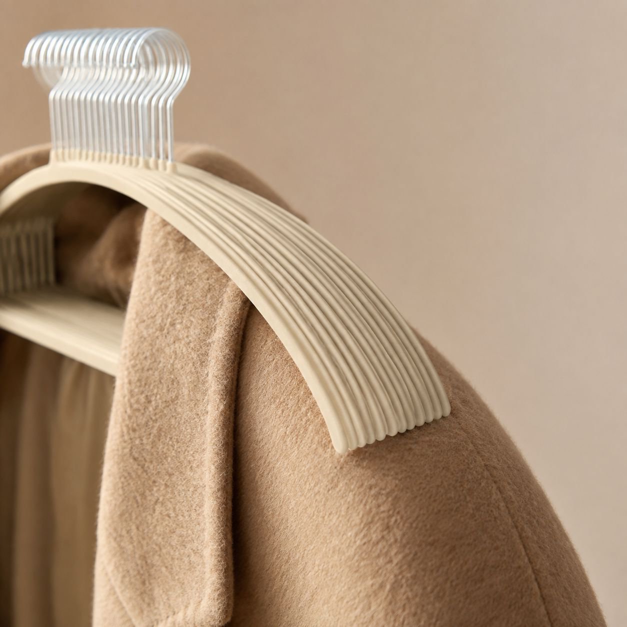Non-slip Shoulder Reinforced Hanger for Clothes Organization