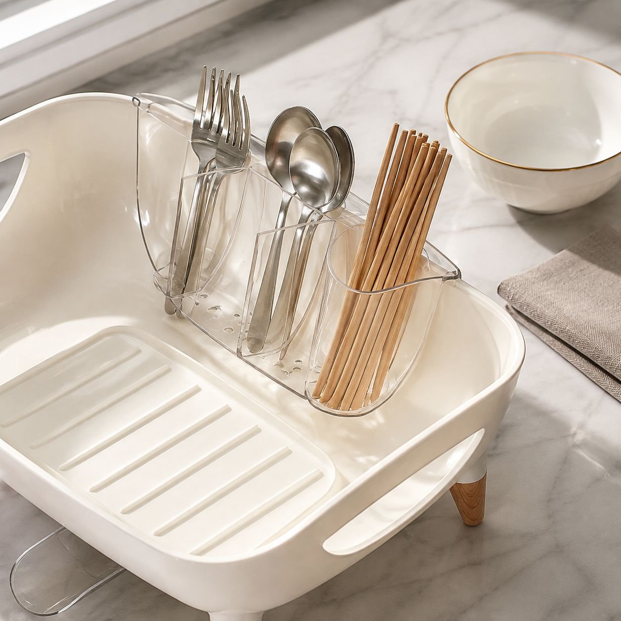 Multifunctional kitchen rack for drying dishes