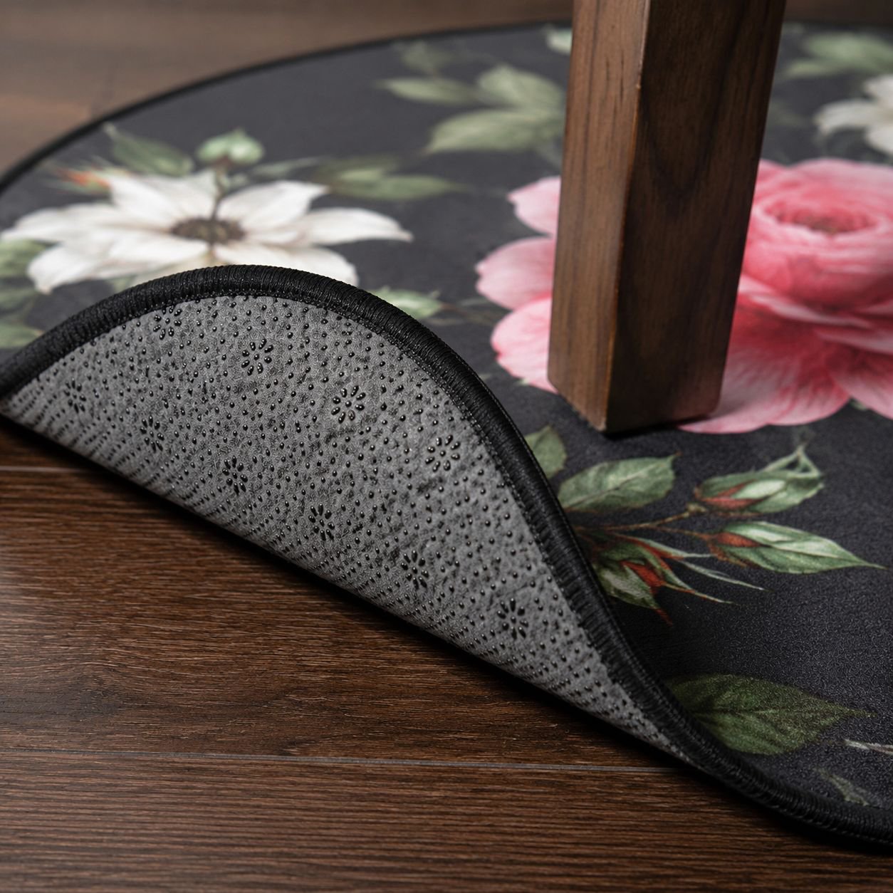 Country Style Floral Rose Round Floor Mat for Balcony, Living Room, and Coffee Table