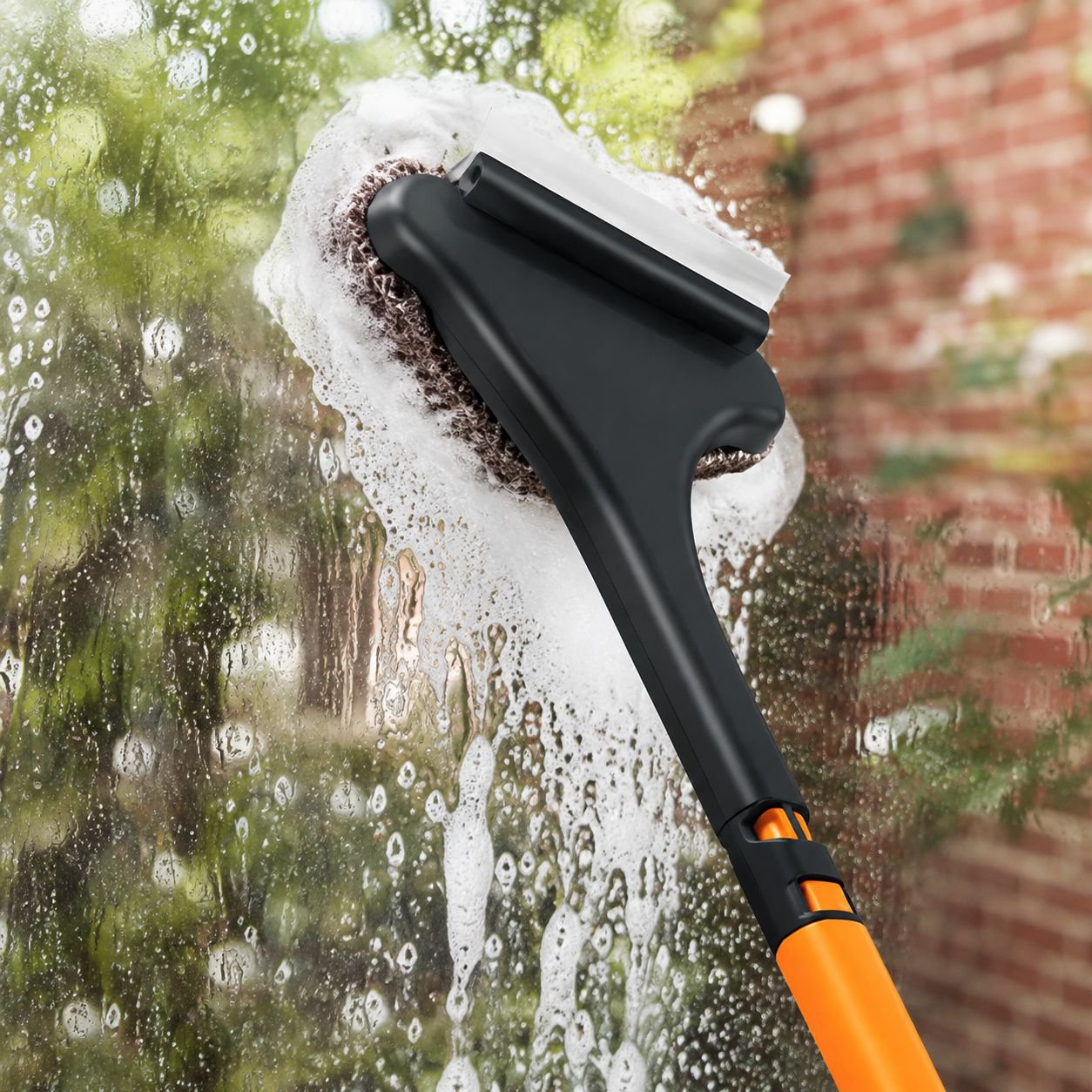 Flexible curtain squeegee for quick drying and cleaning