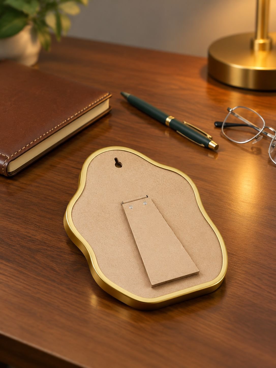 Cuadro decorativo minimalista en tonos crema