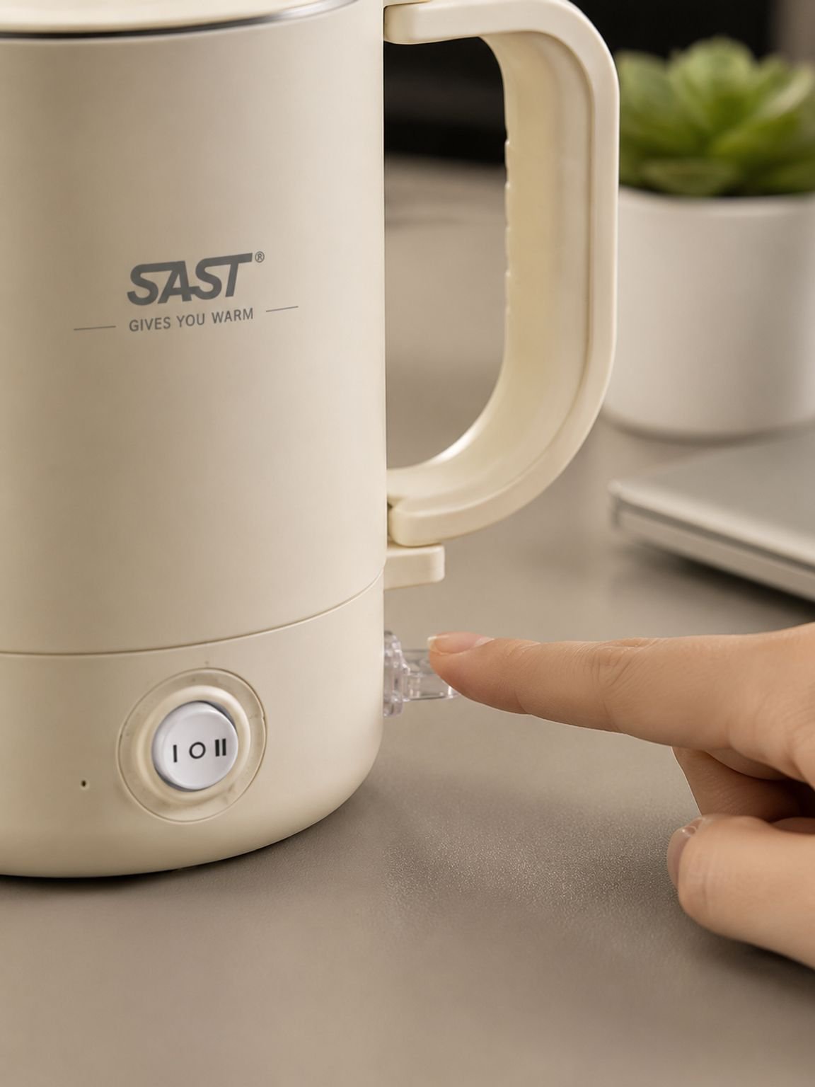SAST Tragbarer Wasserkocher, Mini-Wasserkocher für Studentenwohnheime, Reisen und Geschäftsreisen, E