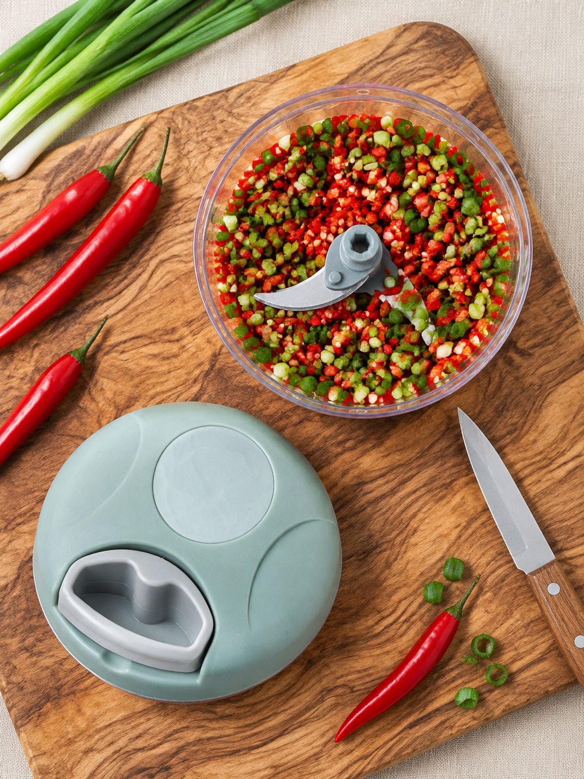Outil de cuisine moderne pour hacher facilement l'ail