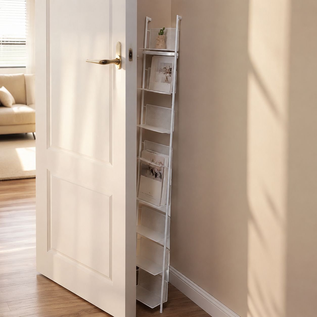 Easy-to-assemble multifunctional magazine display stand