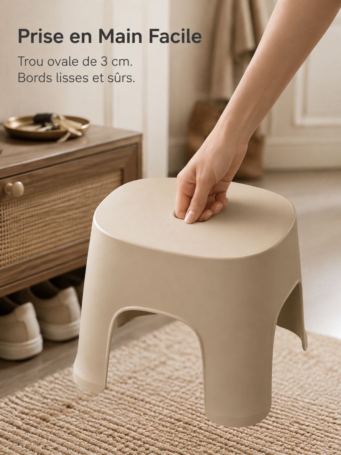 Siège compact pour changer de chaussures dans le dressing