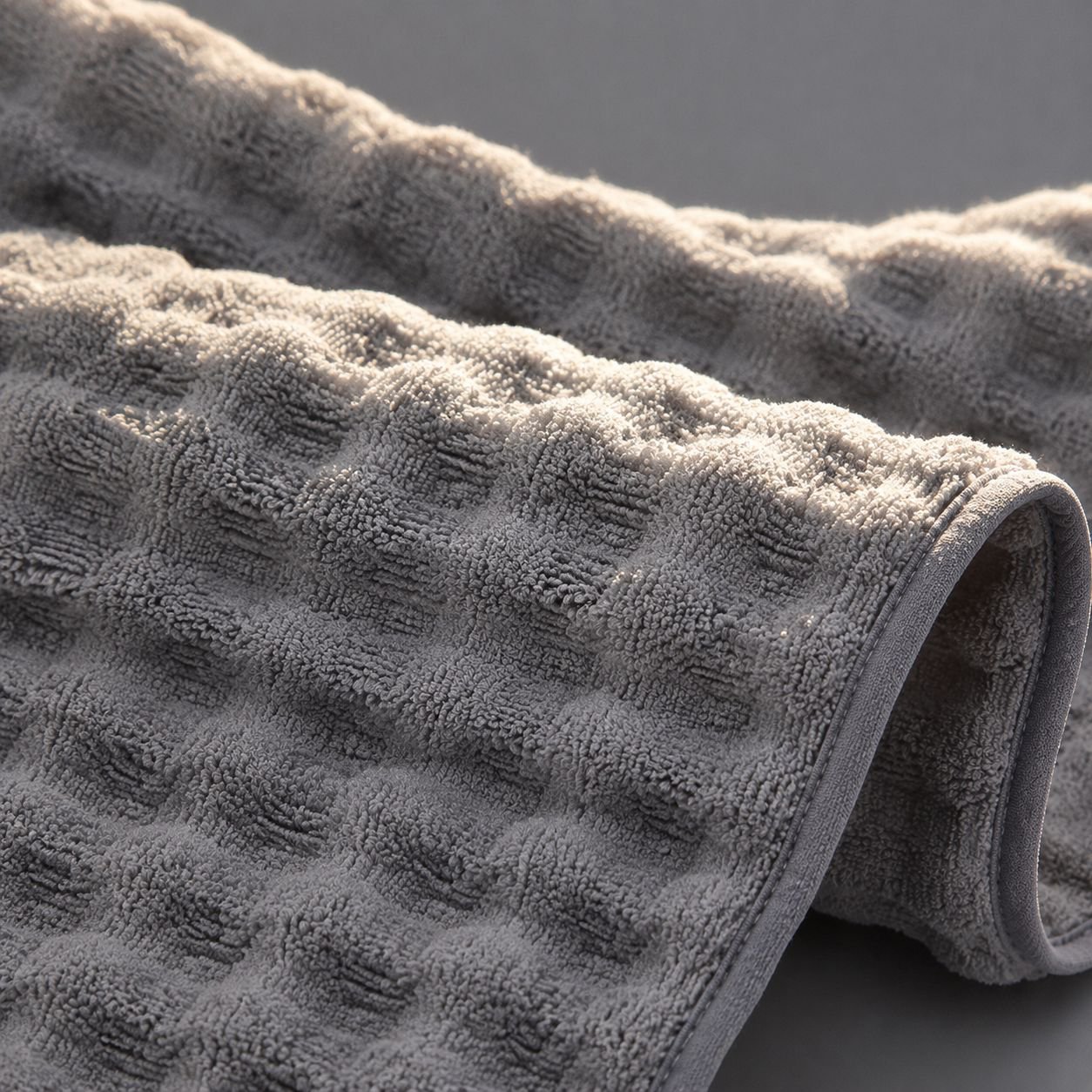 Adult bath towel with superior water absorption