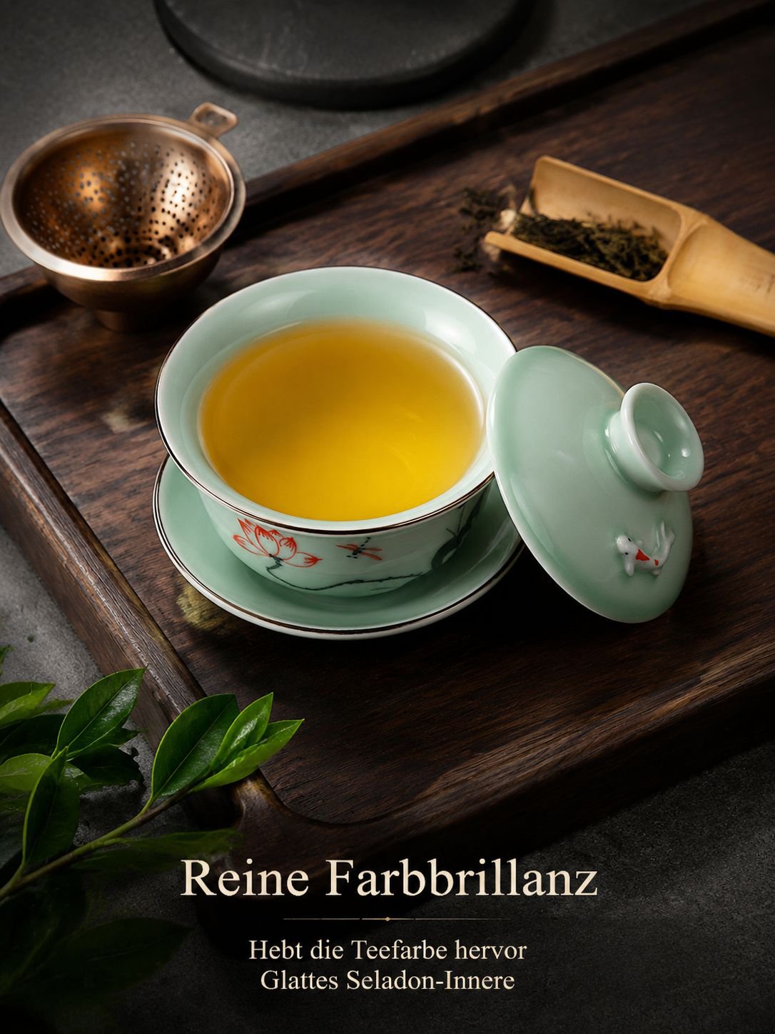 Keramiktasse mit stilvollem Deckel