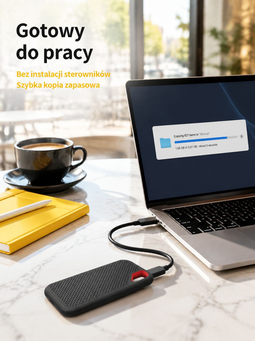 Zbliżenie na porty dysku SSD