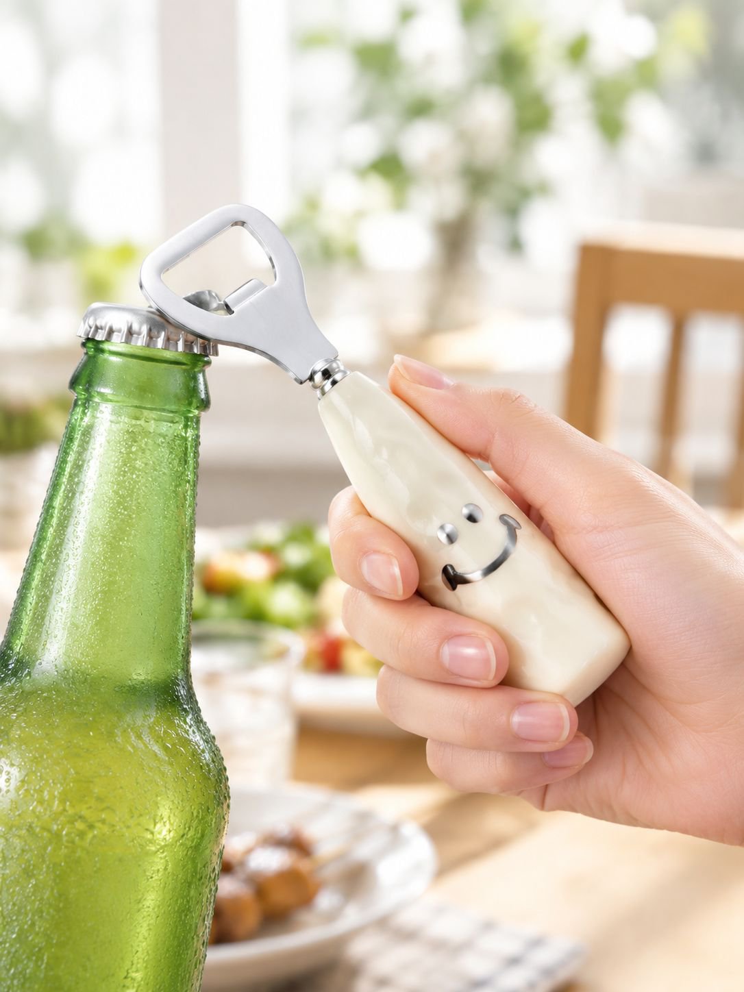 スマイルデザインのかわいいビール栓抜き