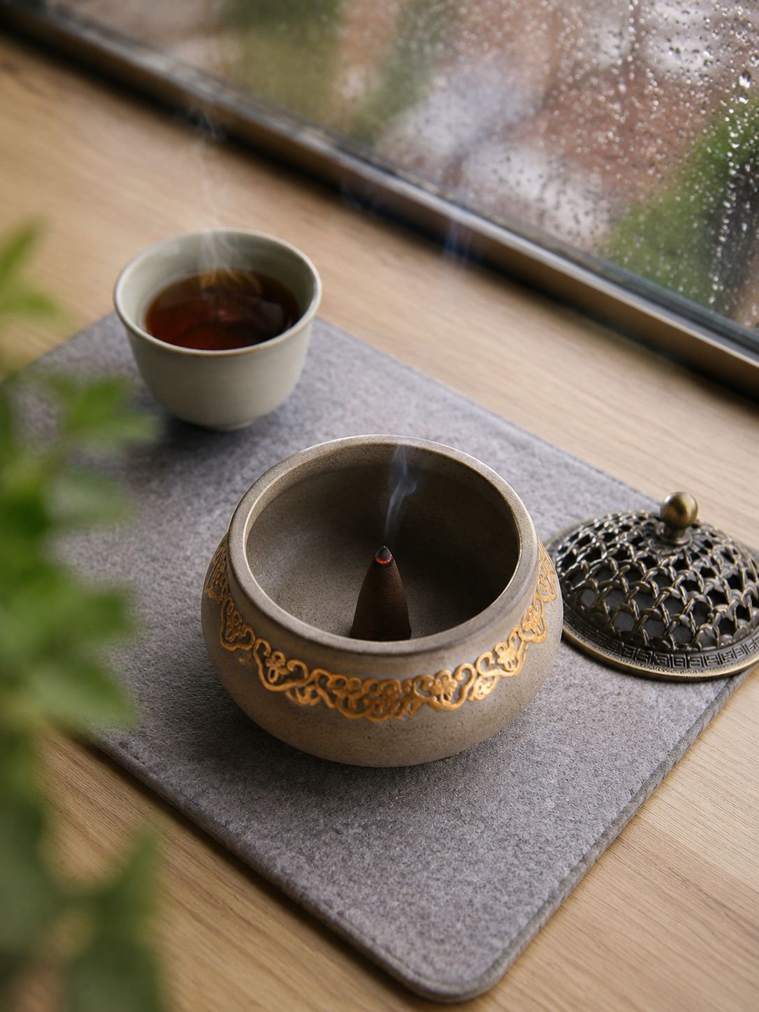 Brûleur d'encens vintage style asiatique avec finition artisanale