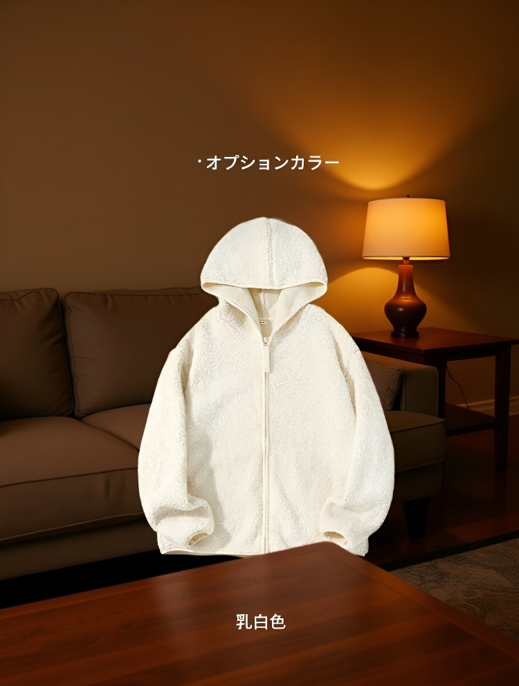 カジュアルコーデに合う白パーカー