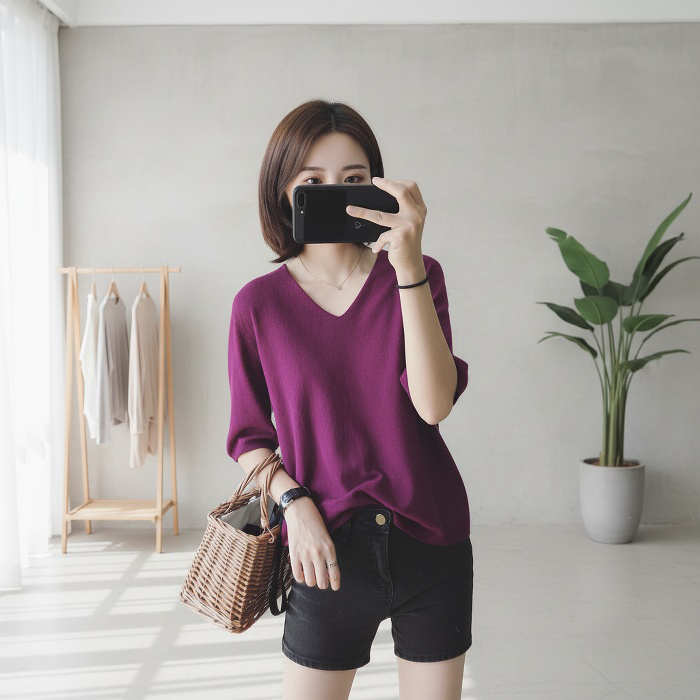 브이넥 디자인 여성 니트티
