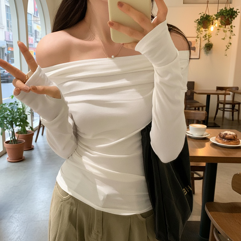 슬림핏 허리 강조 긴팔 티셔츠 디테일