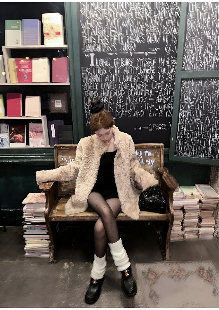 가을 겨울 신상 램스울 코트 착용 이미지