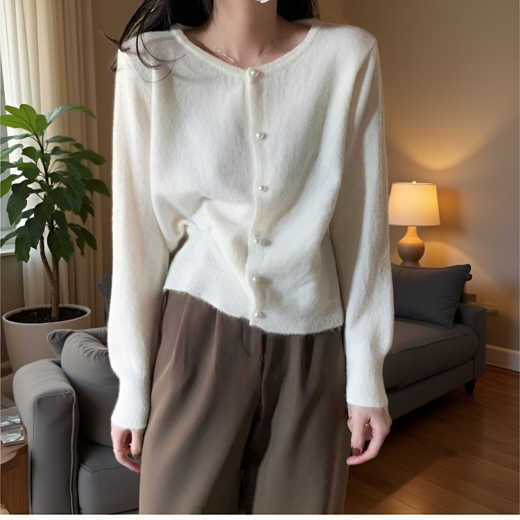 슬림핏 긴팔 니트 가디건 스타일링 예시